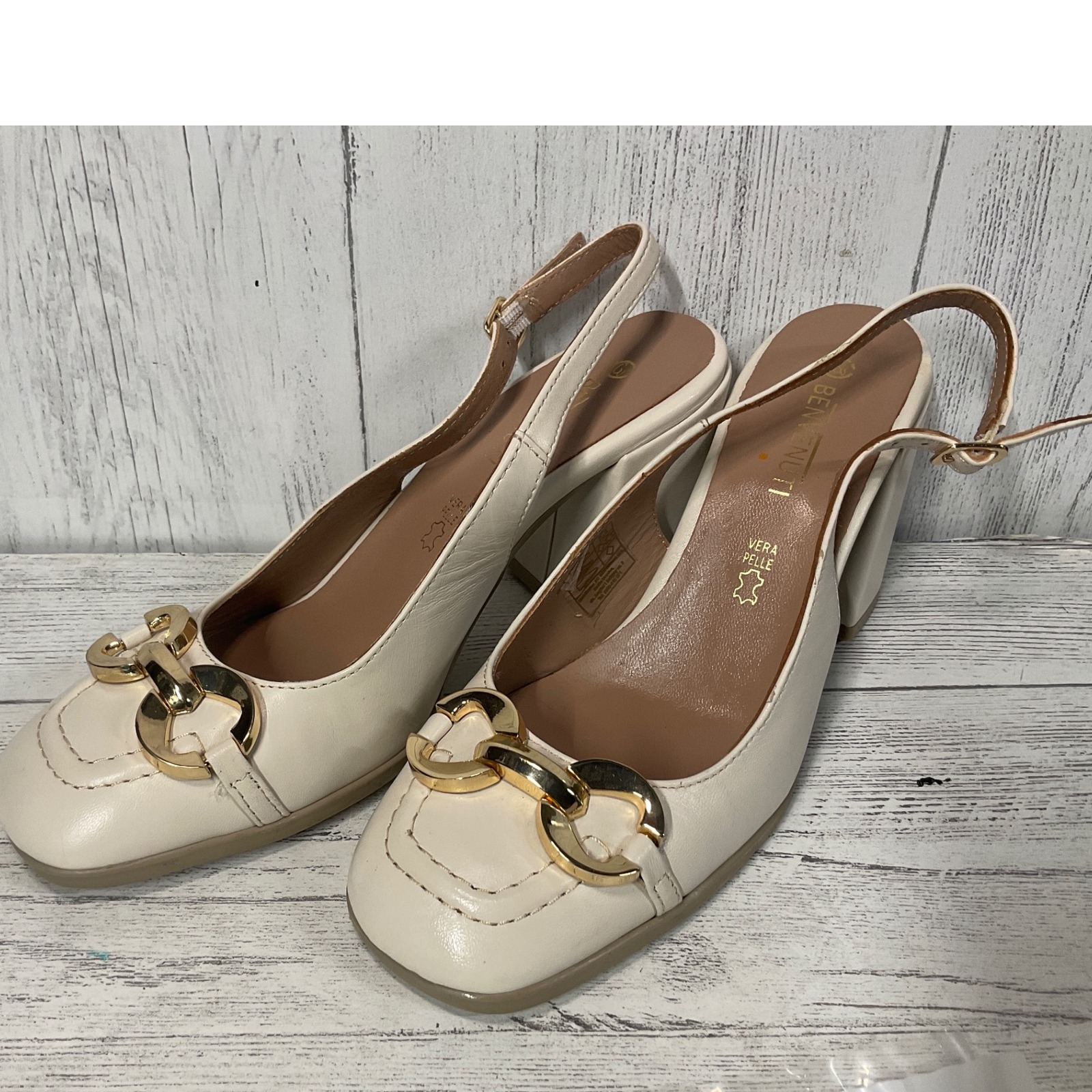 Benvenuti Cream Horse Buckle 6.5-7 Sling Backs New